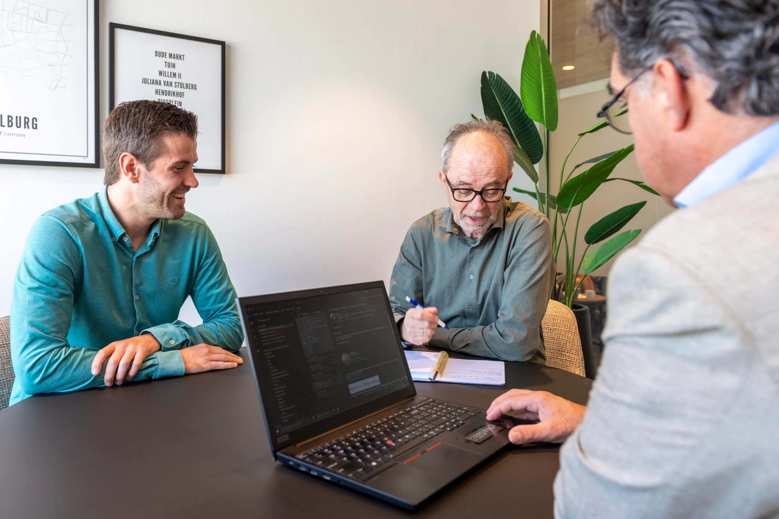 sociaal beleid arbeidsvoorwaarden